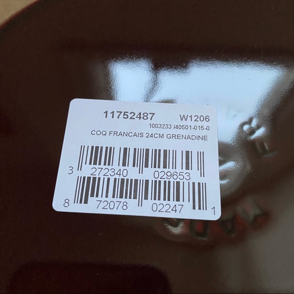 Staub new #24 3-3/4qt Rooster Red - Picture 8 of 16